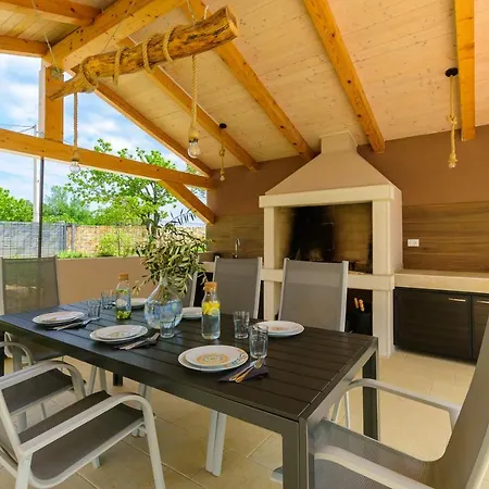 San - Family Stone House Villa *