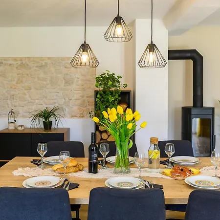 San - Family Stone House *